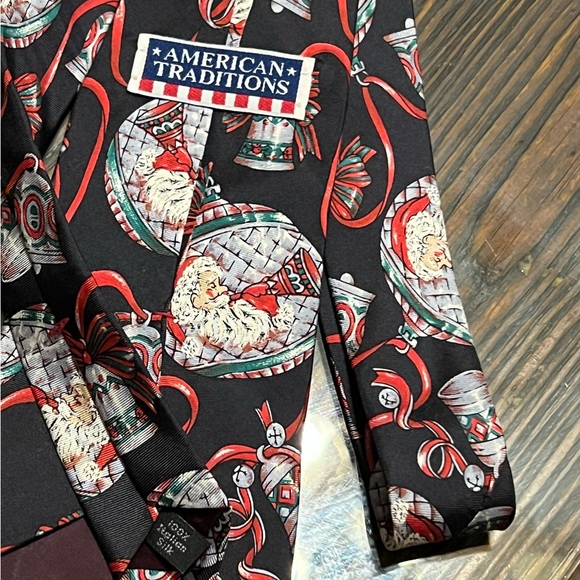 100% Italian Silk Mens Santa Christmas Ornaments Neck Tie - Picture 8 of 9